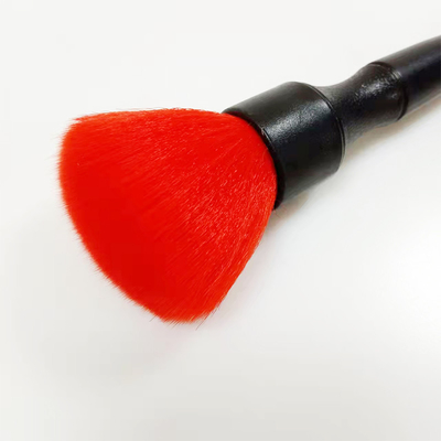 Щетка длинной щетинки ручки красной автоматическая детализируя для кожи автокресла